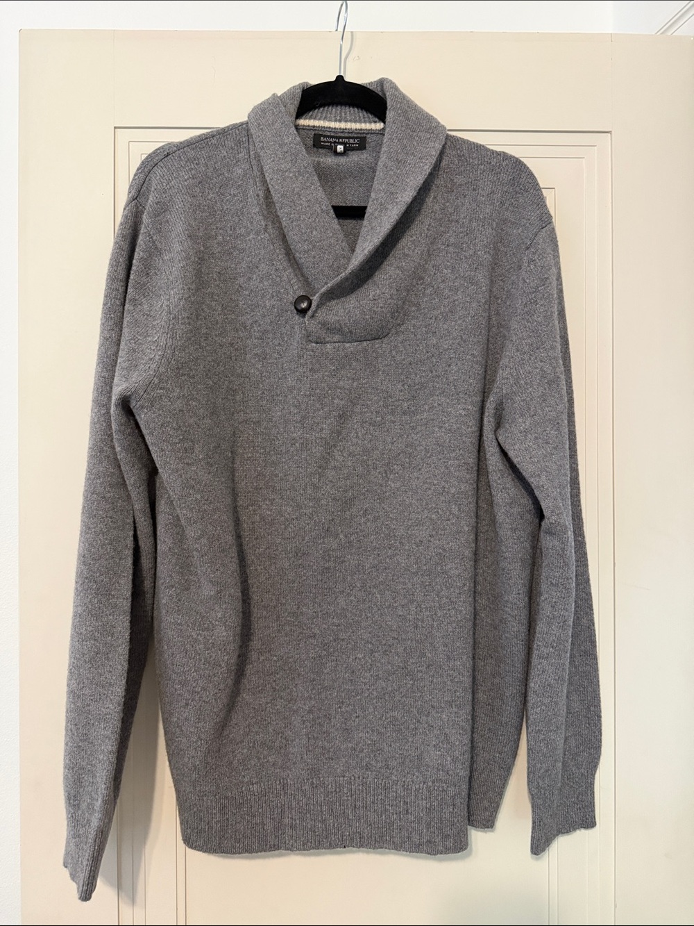Banana Republic Men's Gray Shawl Collar V-Neck Sweater